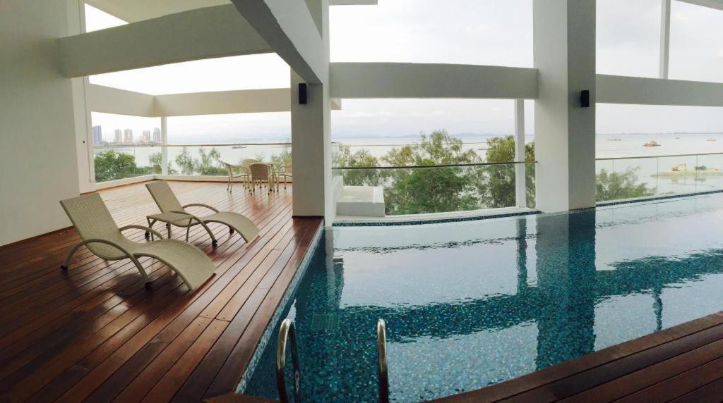 Sunrise Gurney Premium Executive City/Seafront Suite - Penang George Town Exterior photo